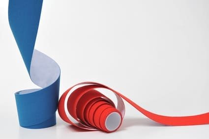 Bandes colorées adhésives, une action par la couleur ? 